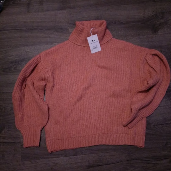 Free Assembly Women's Cowl Neck Sweater with Pleated Shoulders - Picture 3 of 7